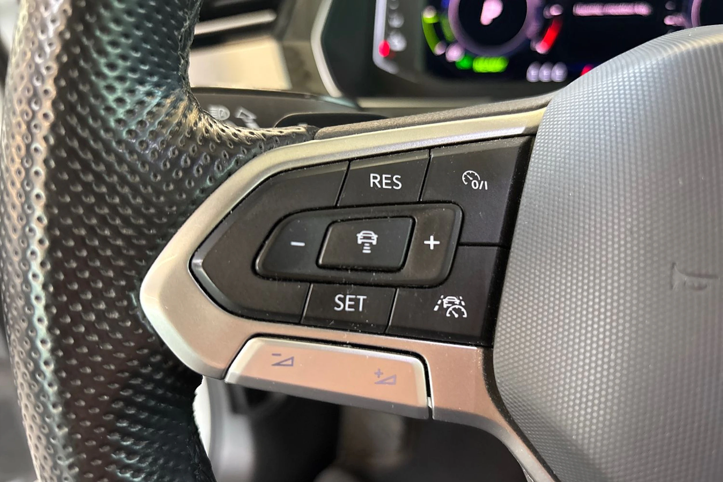 Valkoinen Volkswagen PASSAT 2022 kuva 13.
