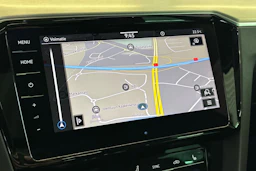 Valkoinen Volkswagen PASSAT 2022 kuva 17.