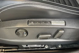 Valkoinen Volkswagen PASSAT 2022 kuva 20.