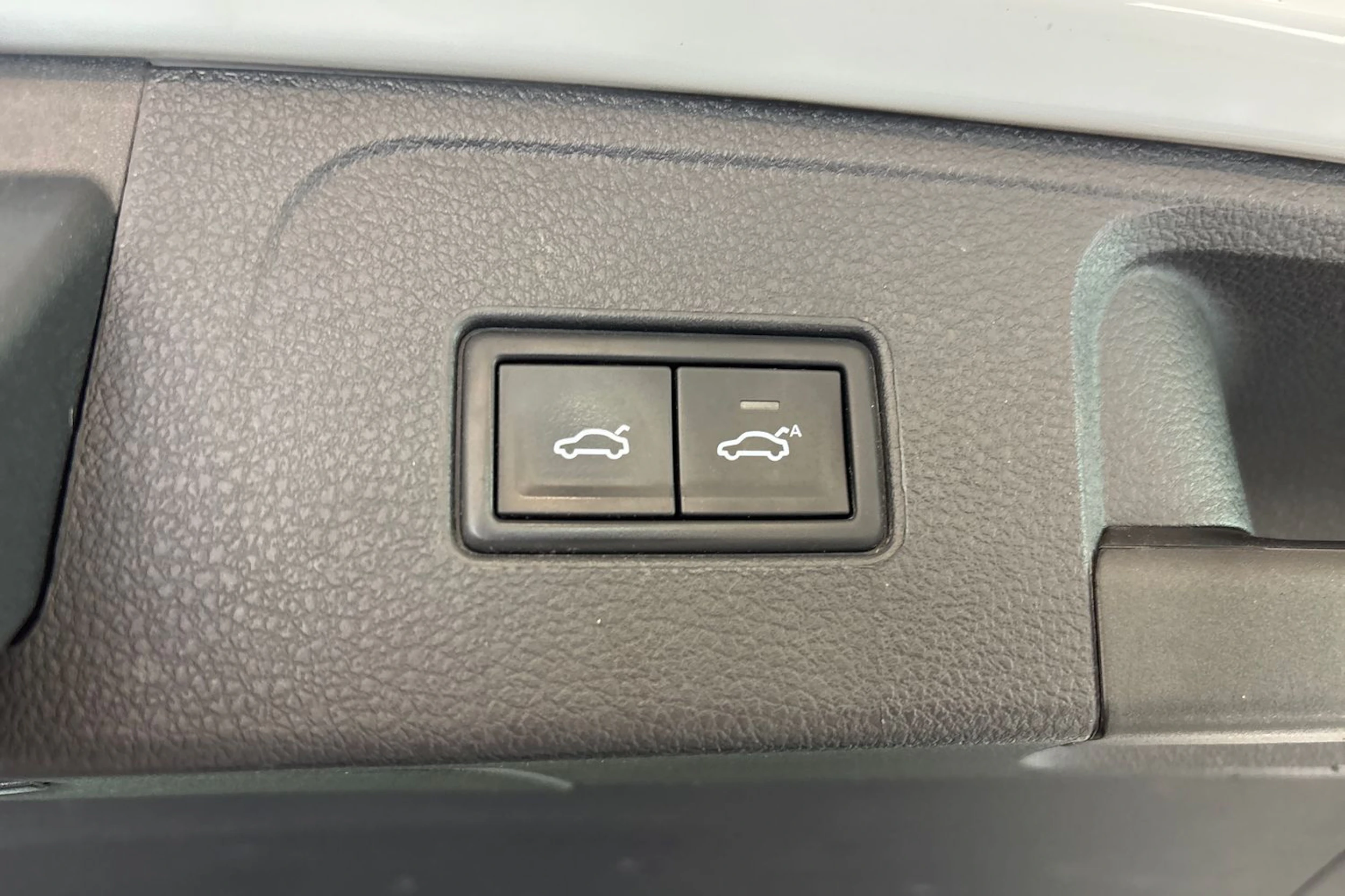 Valkoinen Volkswagen PASSAT 2022 kuva 25.