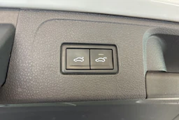 Valkoinen Volkswagen PASSAT 2022 kuva 25.