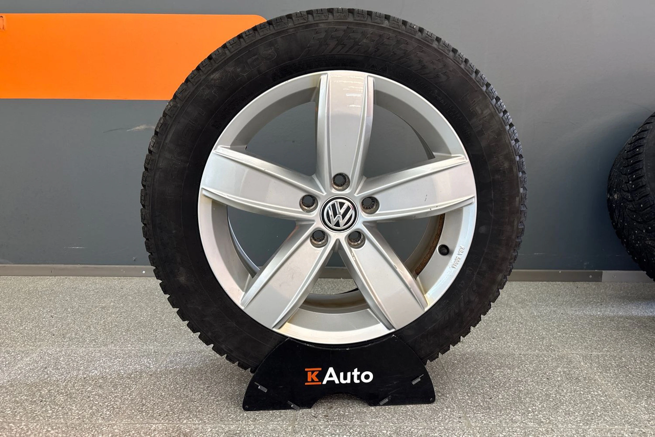 Valkoinen Volkswagen PASSAT 2022 kuva 26.