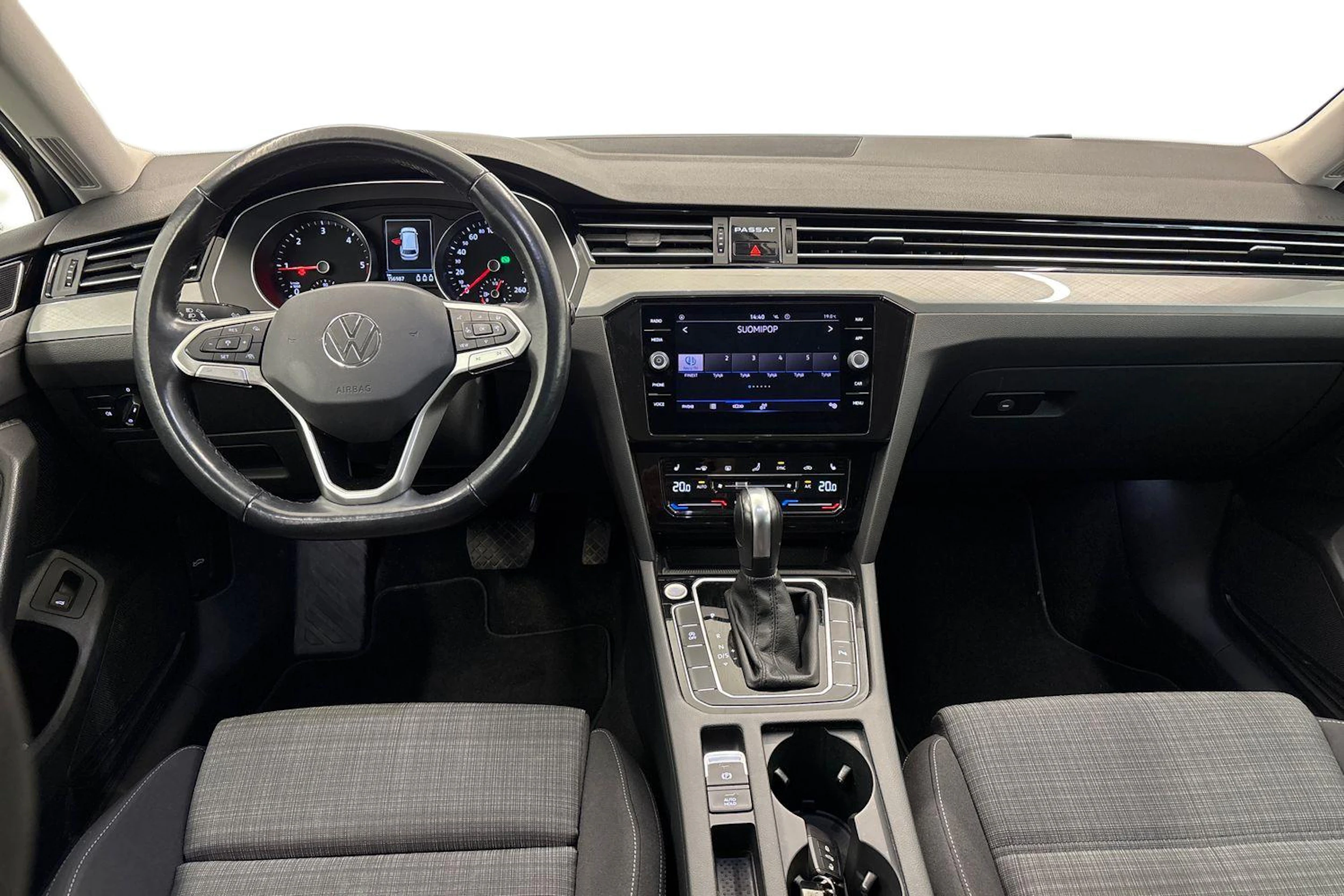 harmaa Volkswagen Passat 2022 kuva 7.