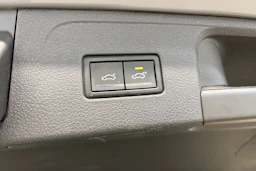 harmaa Volkswagen Passat 2022 kuva 12.