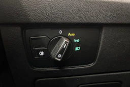 harmaa Volkswagen Passat 2022 kuva 16.