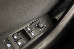 harmaa Volkswagen Passat 2022 kuva 17.