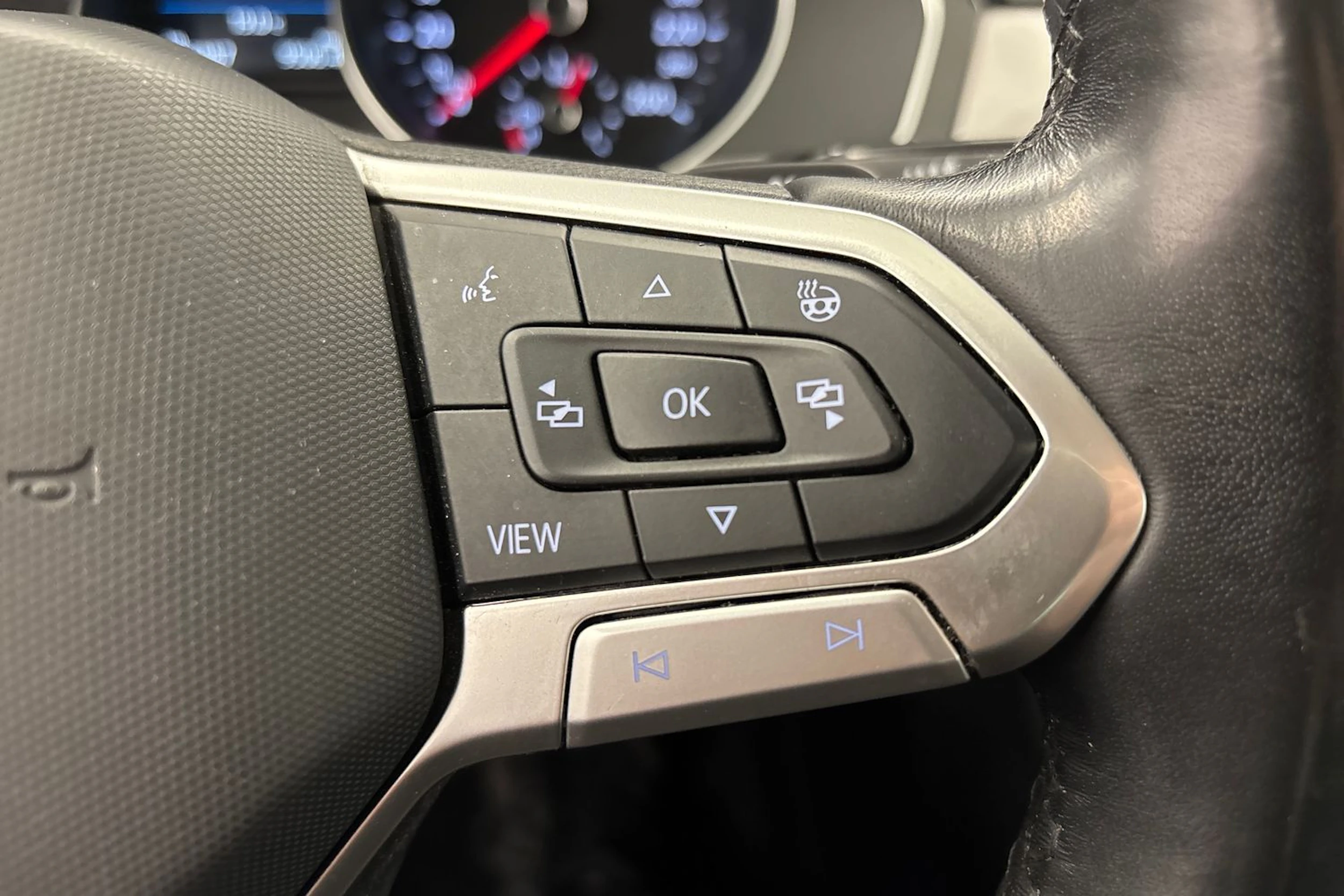 harmaa Volkswagen Passat 2022 kuva 19.