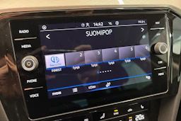 harmaa Volkswagen Passat 2022 kuva 20.