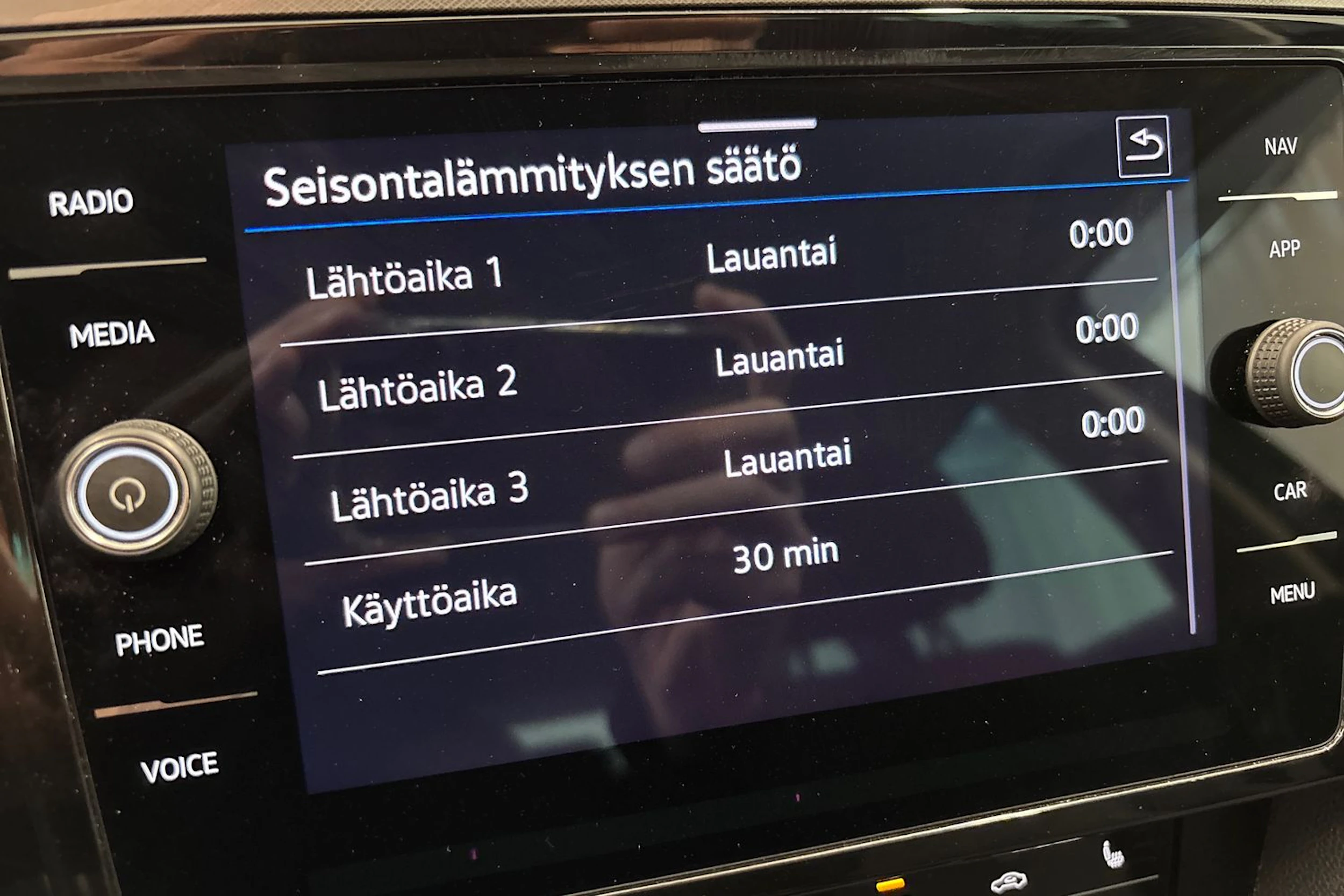 harmaa Volkswagen Passat 2022 kuva 22.