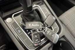 harmaa Volkswagen Passat 2022 kuva 24.