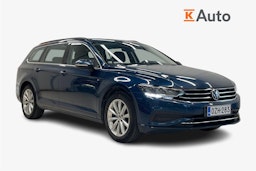 Sininen Volkswagen PASSAT 2022 kuva 1.