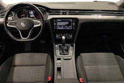 Sininen Volkswagen PASSAT 2022 kuva 9.