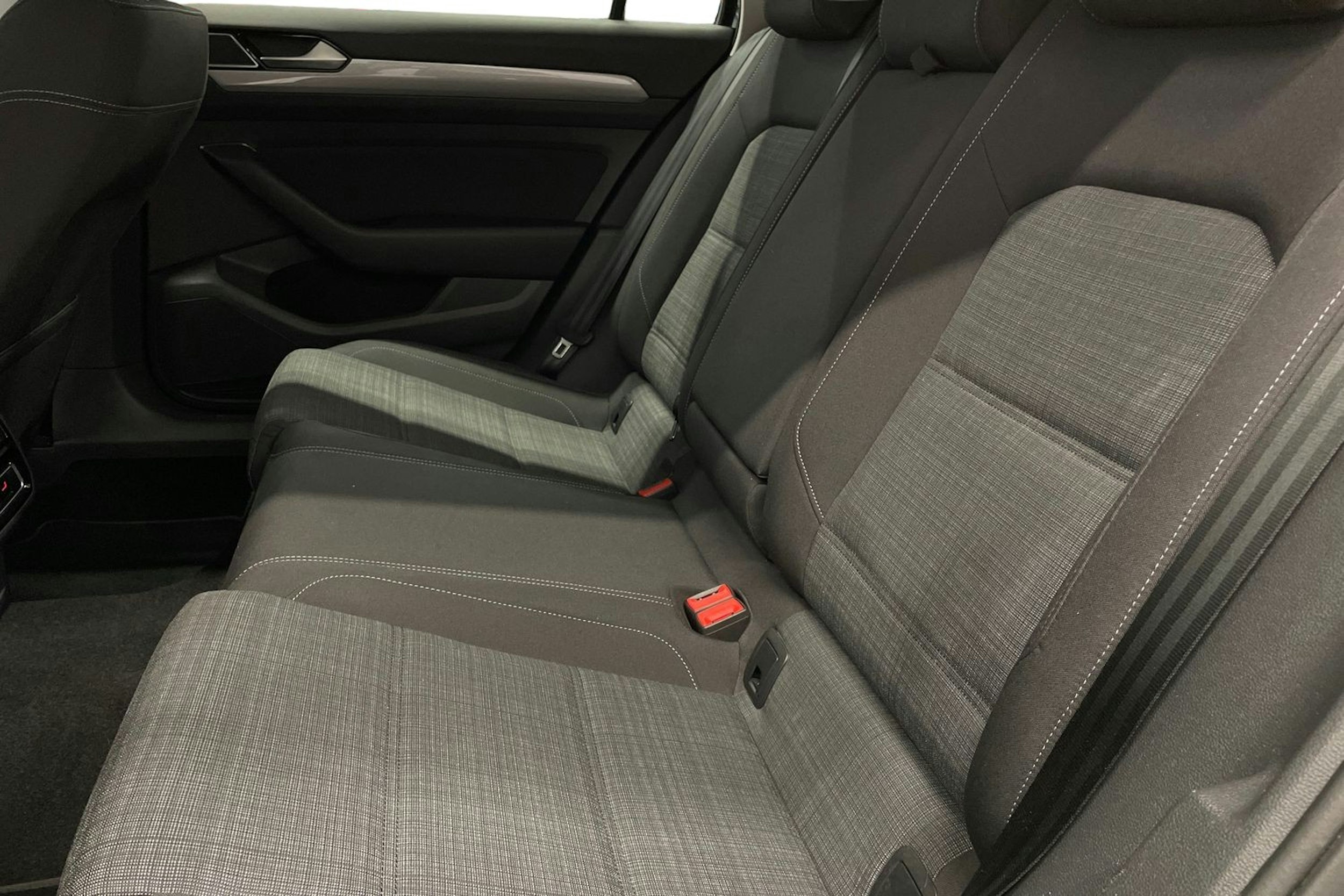 Sininen Volkswagen PASSAT 2022 kuva 10.