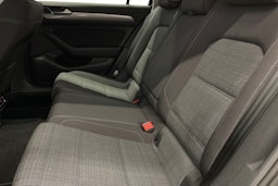 Sininen Volkswagen PASSAT 2022 kuva 10.