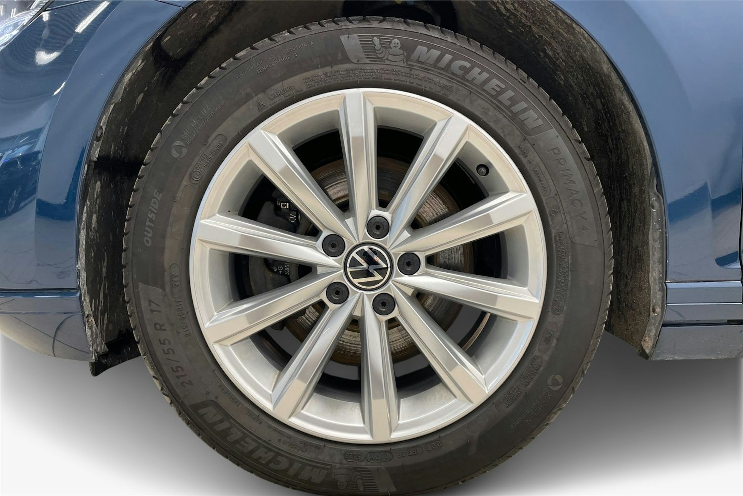 Sininen Volkswagen PASSAT 2022 kuva 11.