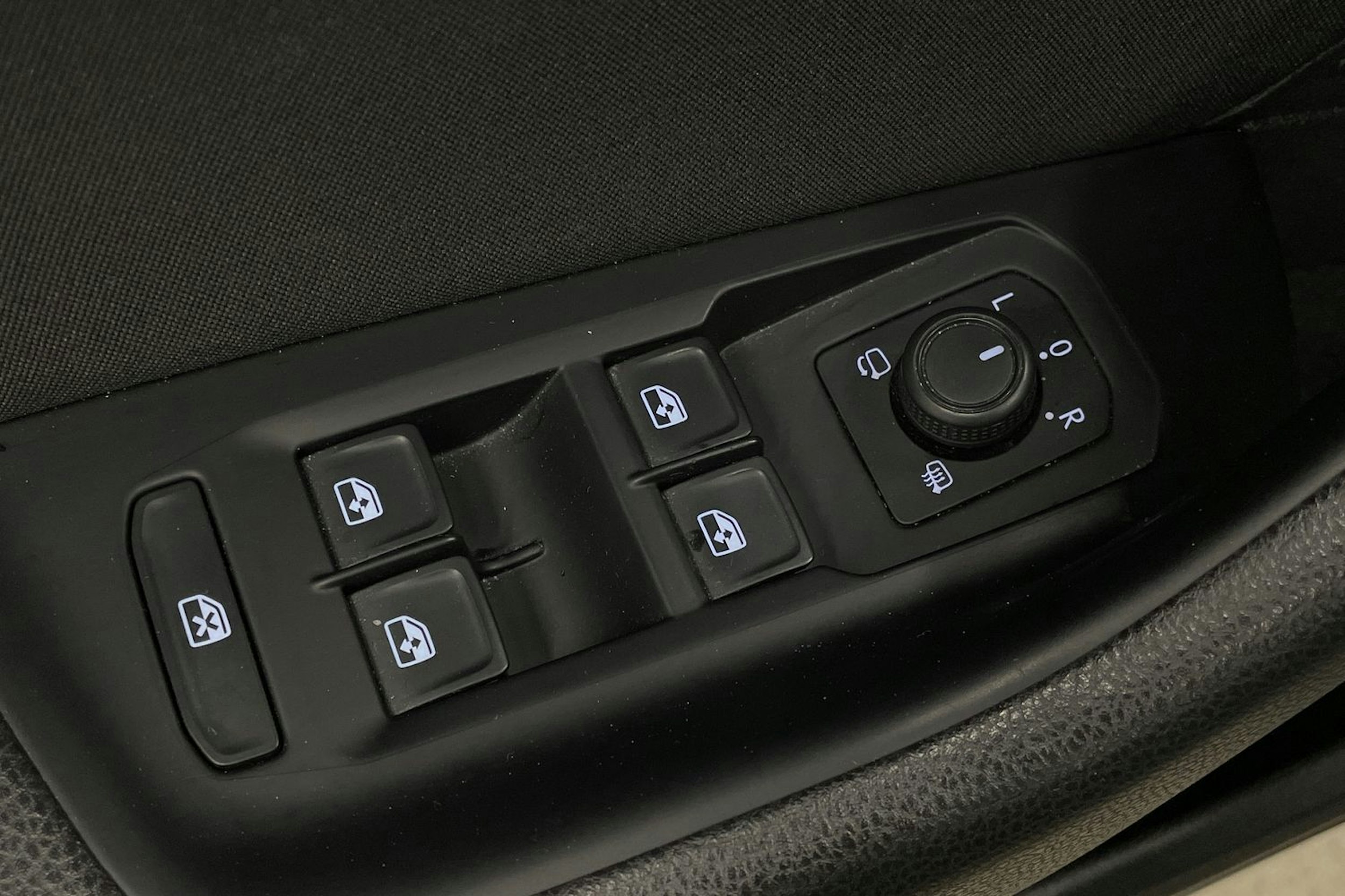Sininen Volkswagen PASSAT 2022 kuva 14.