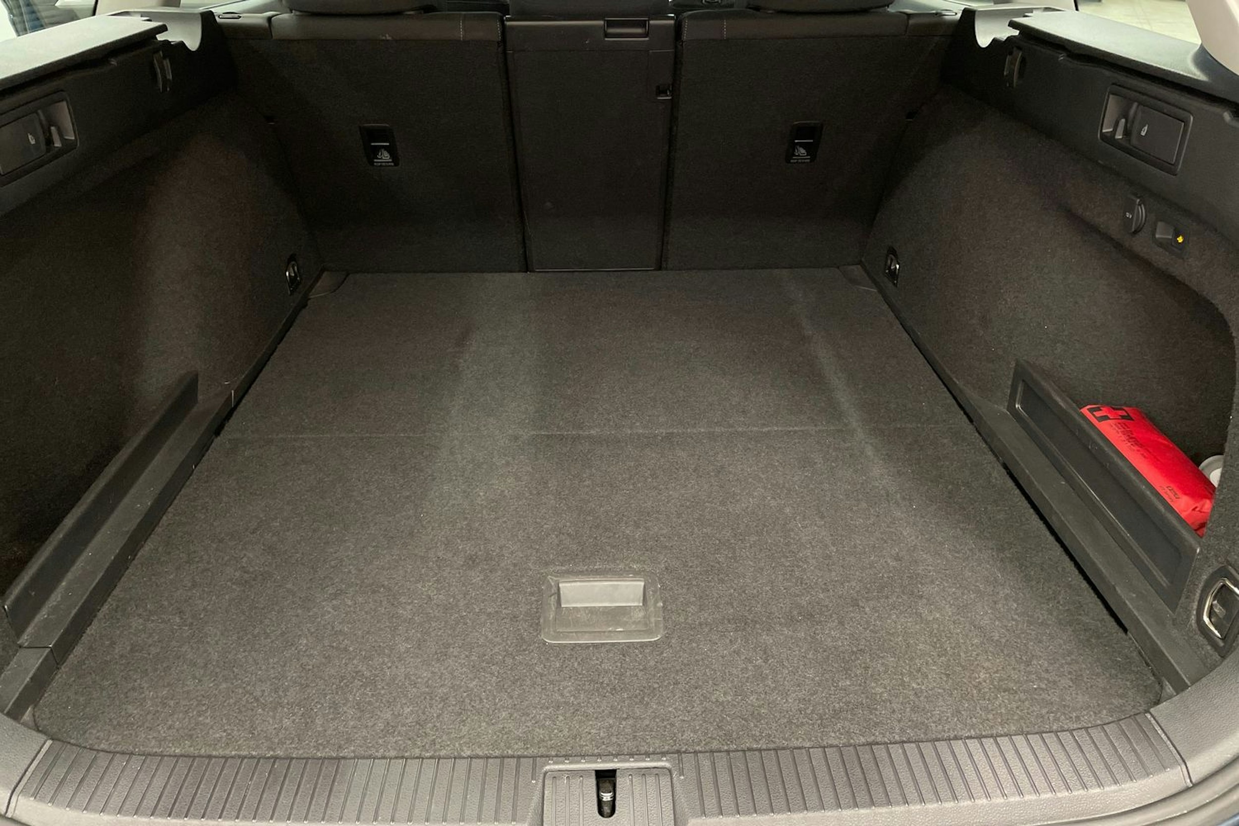 Sininen Volkswagen PASSAT 2022 kuva 23.