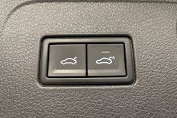 Sininen Volkswagen PASSAT 2022 kuva 25.