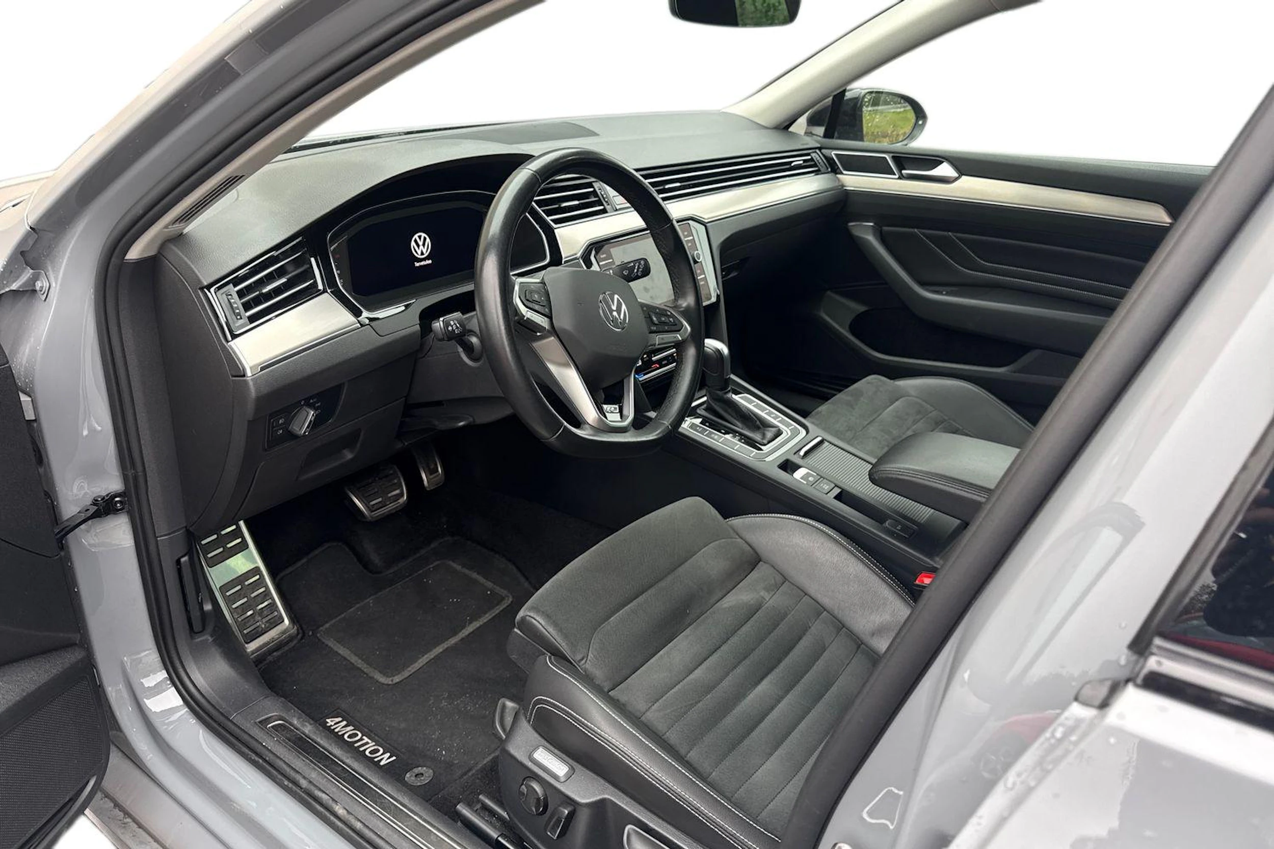 harmaa Volkswagen Passat 2022 kuva 3.