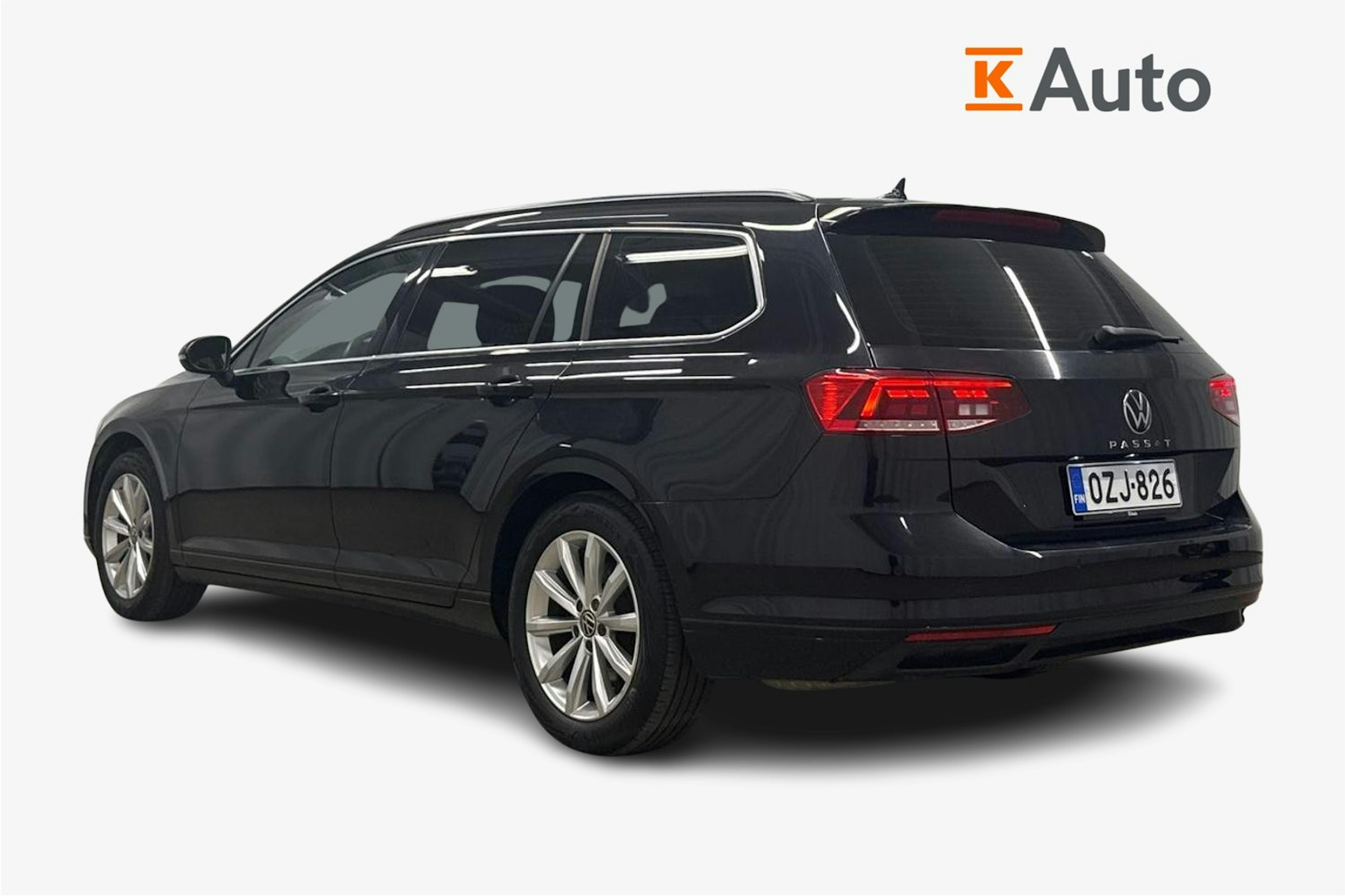 musta Volkswagen Passat 2022 kuva 2.