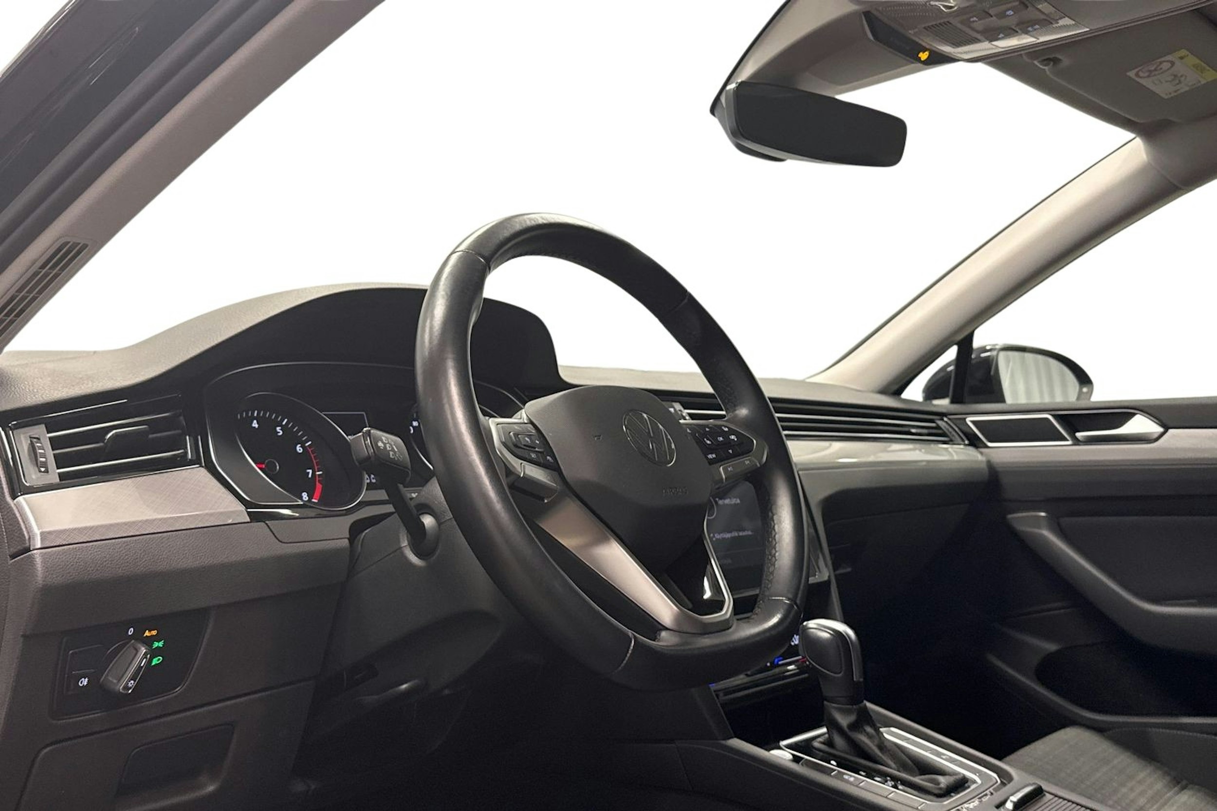 musta Volkswagen Passat 2022 kuva 6.