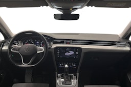 musta Volkswagen Passat 2022 kuva 7.