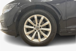musta Volkswagen Passat 2022 kuva 9.