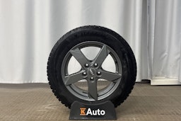 musta Volkswagen Passat 2022 kuva 10.