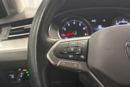 musta Volkswagen Passat 2022 kuva 13.