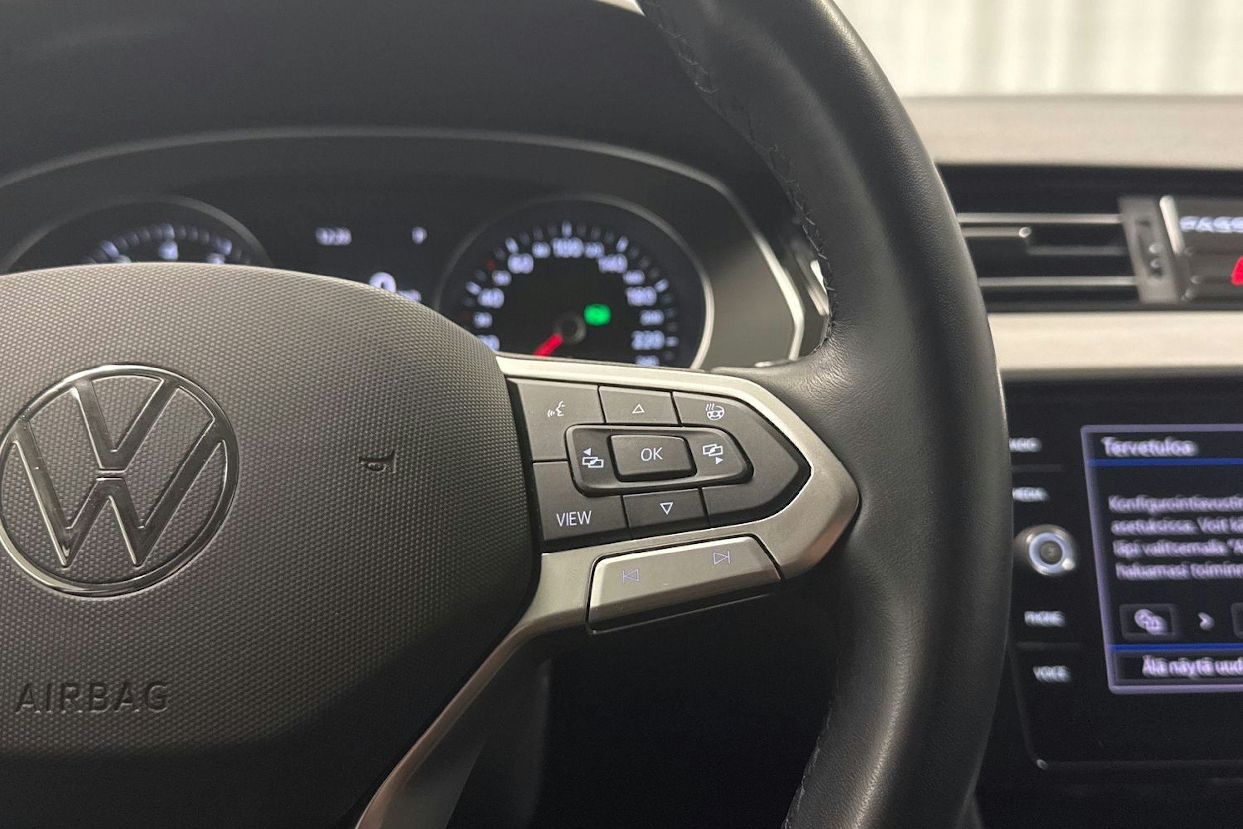 musta Volkswagen Passat 2022 kuva 14.