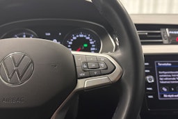musta Volkswagen Passat 2022 kuva 14.