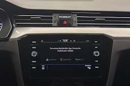 musta Volkswagen Passat 2022 kuva 16.