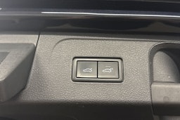 musta Volkswagen Passat 2022 kuva 23.