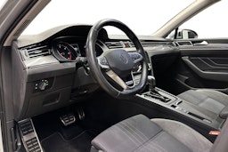 harmaa Volkswagen Passat 2022 kuva 7.