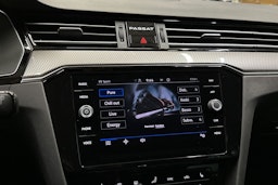 harmaa Volkswagen Passat 2022 kuva 17.