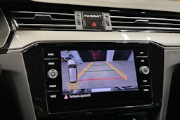 harmaa Volkswagen Passat 2022 kuva 18.