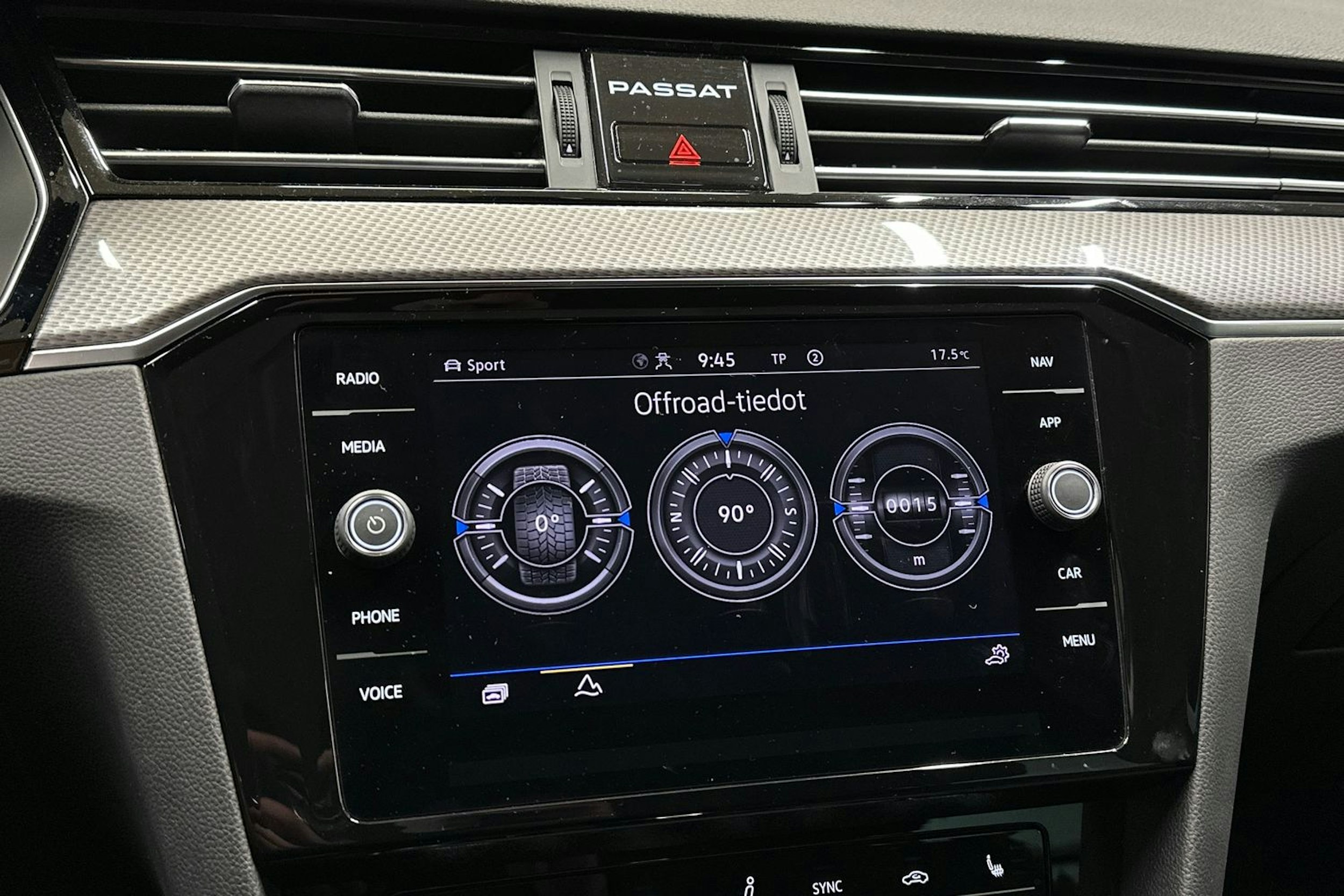 harmaa Volkswagen Passat 2022 kuva 21.