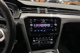 harmaa Volkswagen Passat 2022 kuva 22.