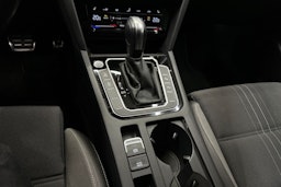 harmaa Volkswagen Passat 2022 kuva 23.