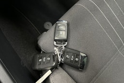 harmaa Volkswagen Passat 2022 kuva 24.