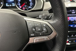 harmaa Volkswagen Passat 2022 kuva 27.