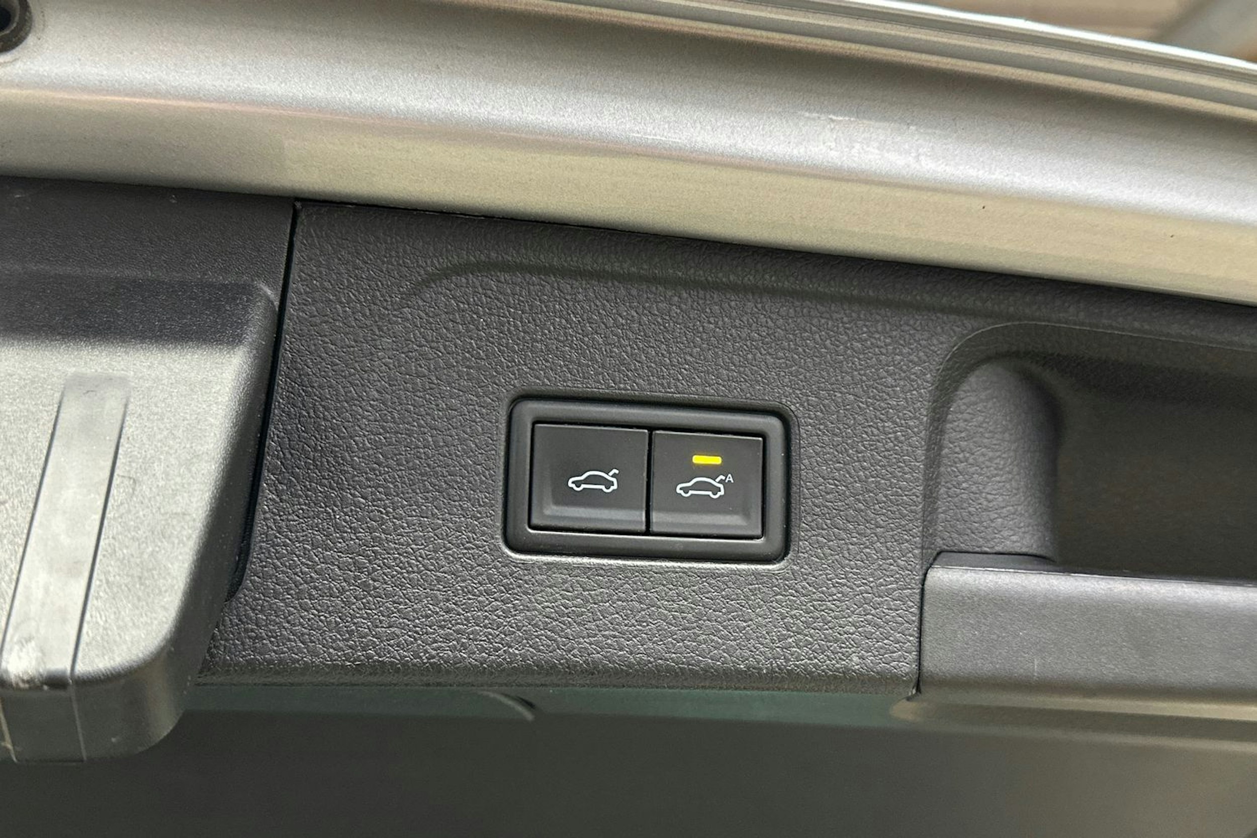 harmaa Volkswagen Passat 2022 kuva 31.