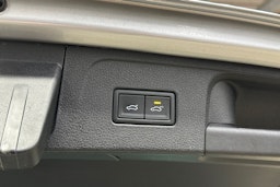 harmaa Volkswagen Passat 2022 kuva 31.