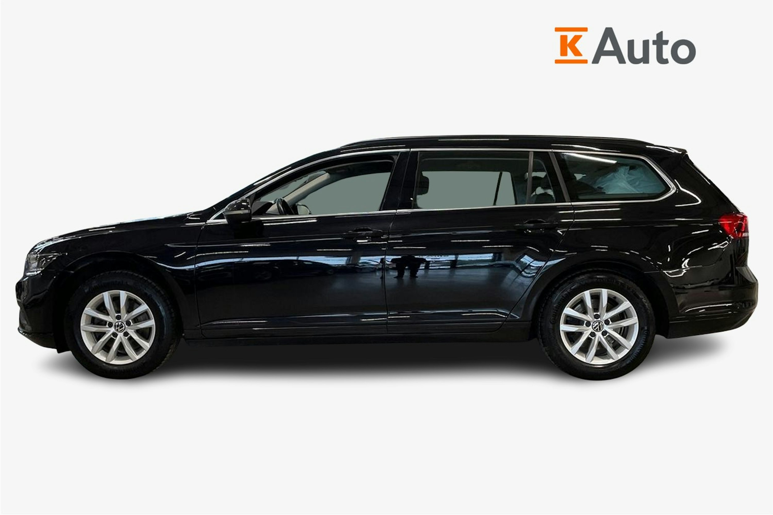 musta Volkswagen Passat 2022 kuva 6.