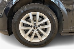 musta Volkswagen Passat 2022 kuva 11.
