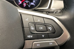 musta Volkswagen Passat 2022 kuva 16.