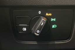 musta Volkswagen Passat 2022 kuva 19.