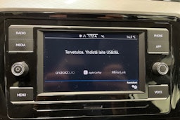 musta Volkswagen Passat 2022 kuva 21.