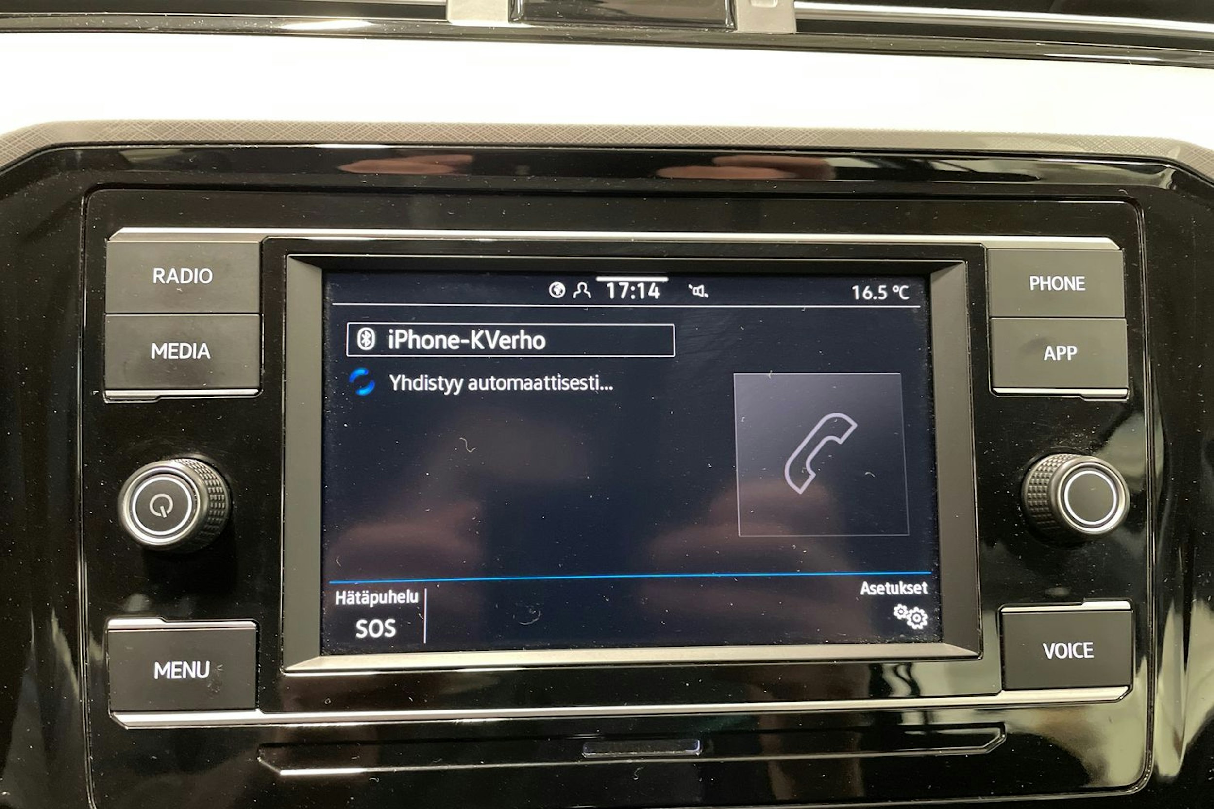 musta Volkswagen Passat 2022 kuva 22.
