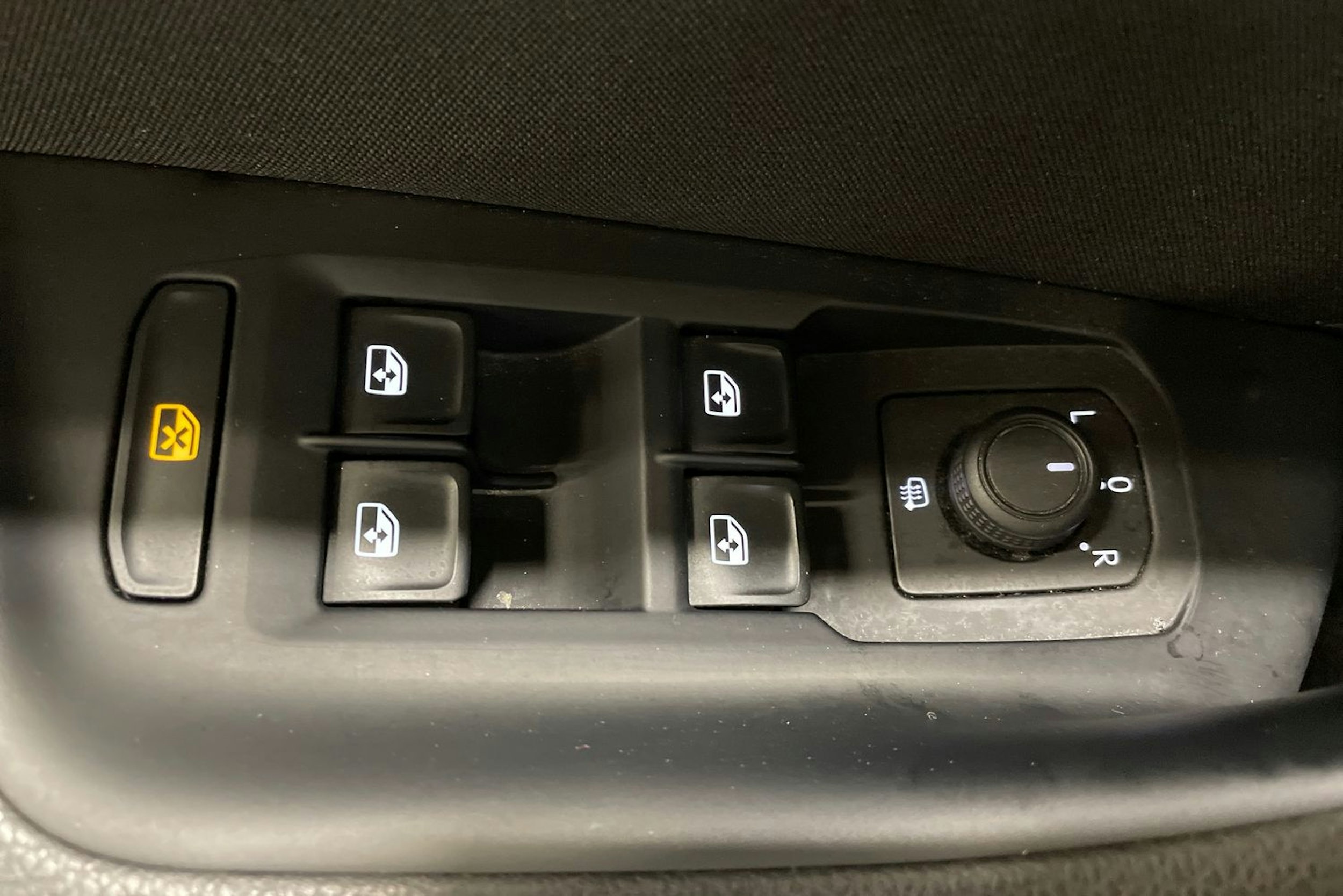 musta Volkswagen Passat 2022 kuva 30.